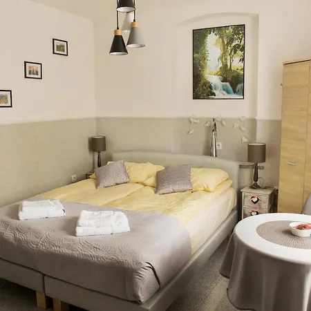 Pod Jedynka - Sikorskiego 3/1 *